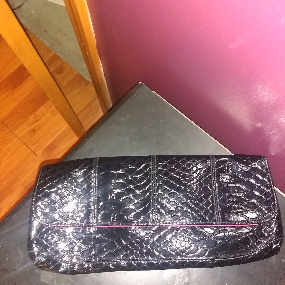Black clutch